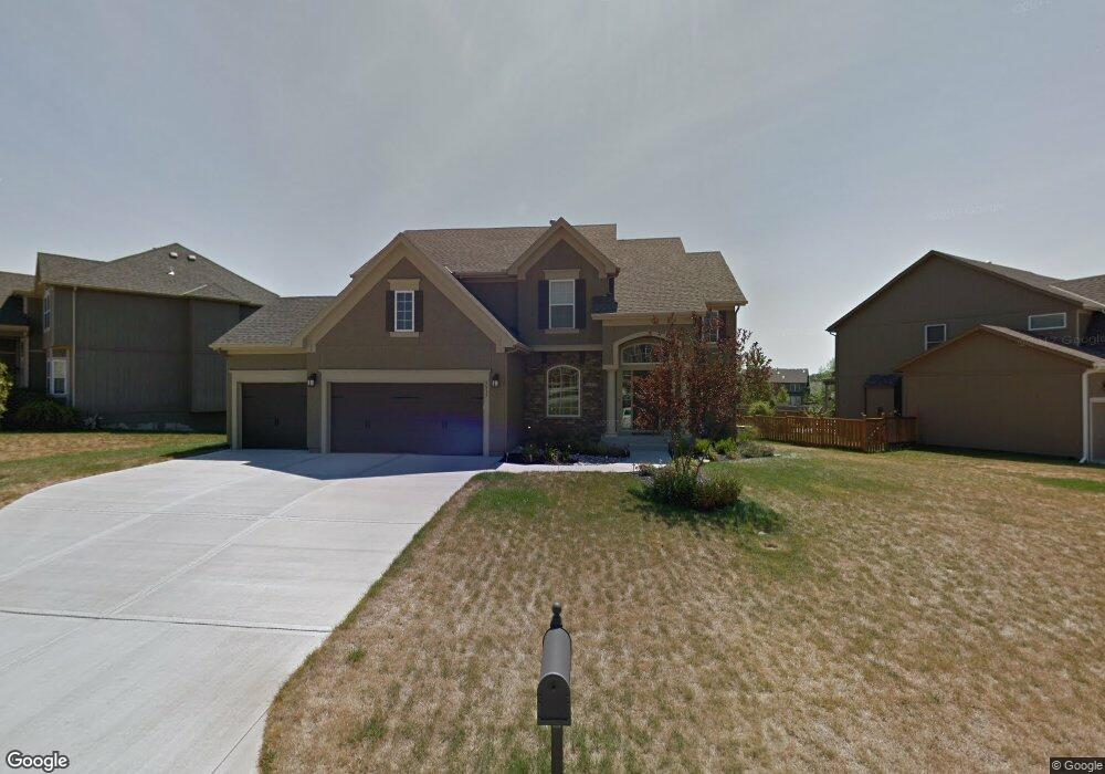 5937 Theden St, Shawnee, KS 66218 - photo 1