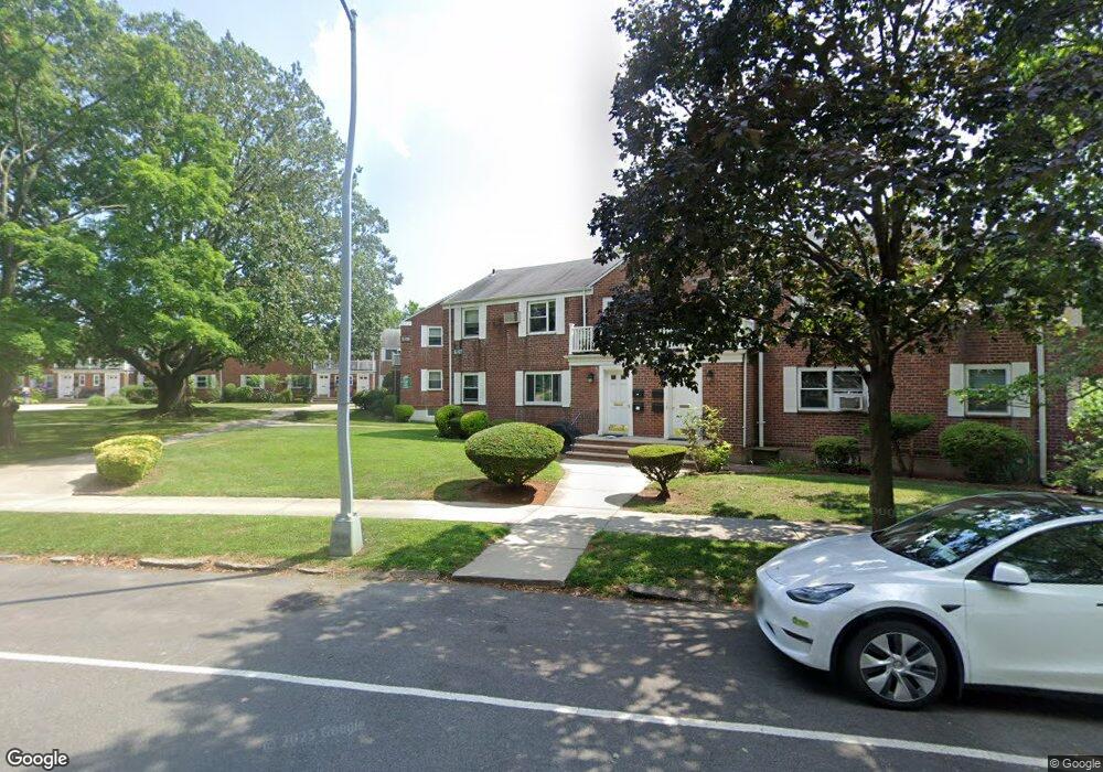 74-4 260th St unit 2, Glen Oaks, NY 11004 - photo 1