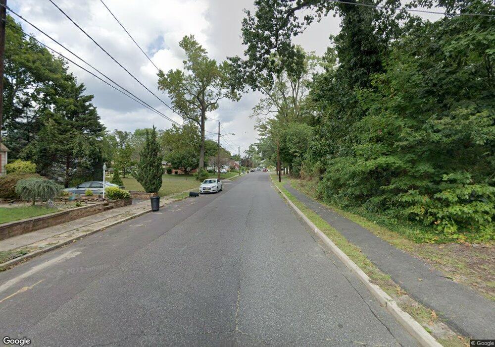 403 Lakeview Dr, Runnemede, NJ 08078 - photo 1