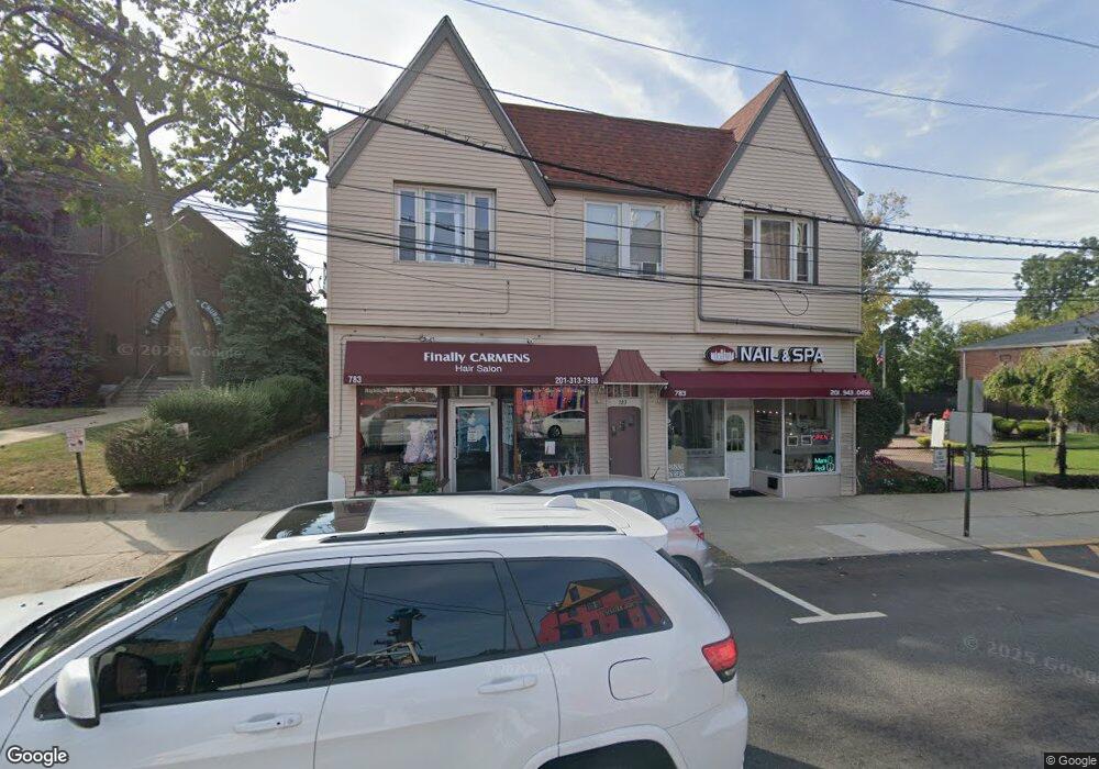 783 Anderson Ave unit 6, Cliffside Park, NJ 07010 - photo 1