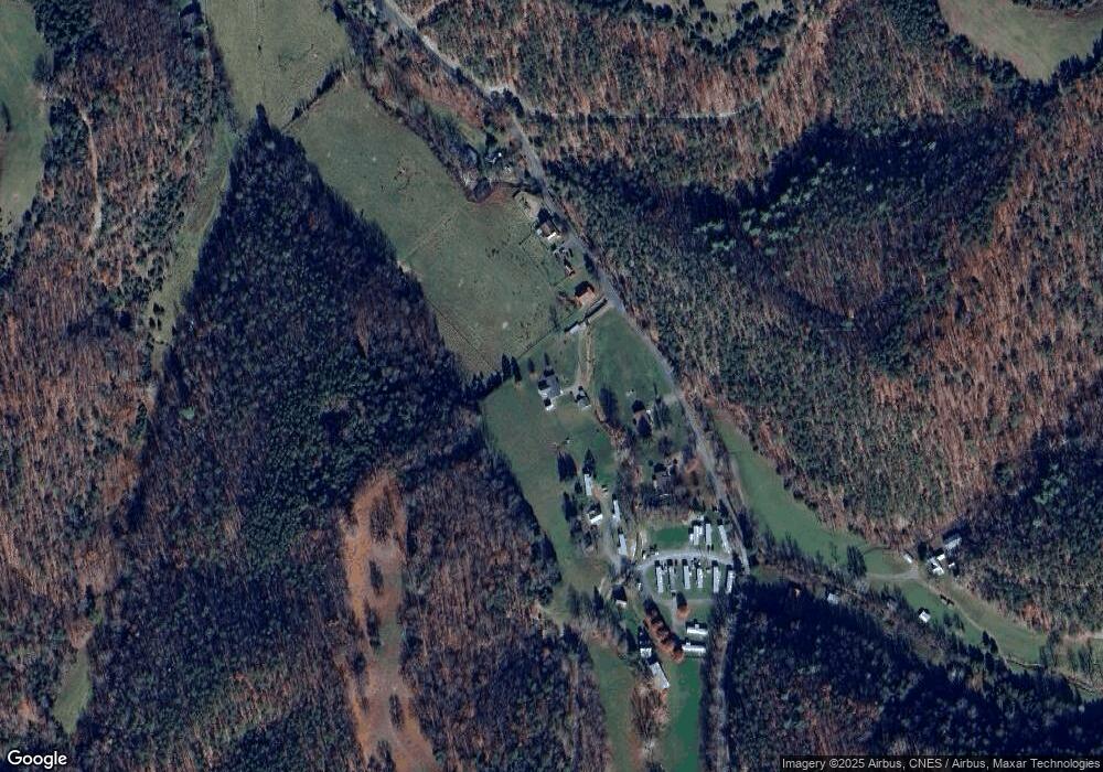 1716 Elkhorn Rd, Petersburg, WV 26847 - photo 1