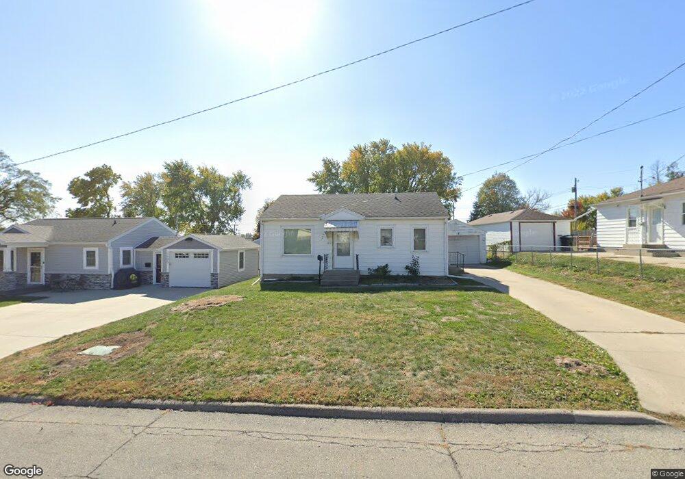 1601 N 2nd Ave E, Newton, IA 50208 - photo 1