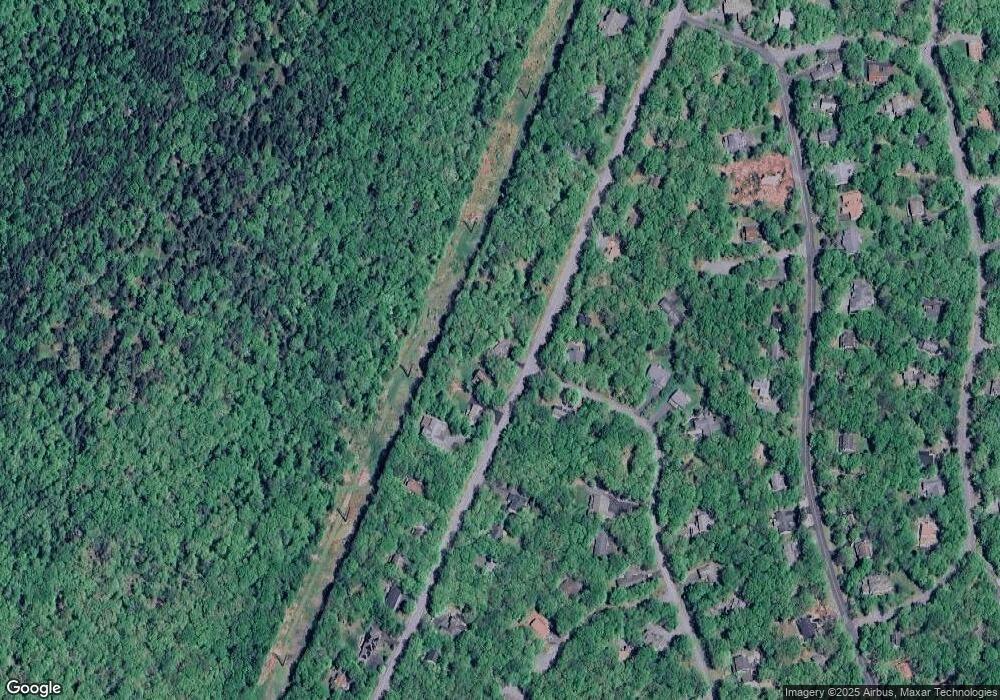 320 Surrey Dr, Hawley, PA 18428 - photo 1