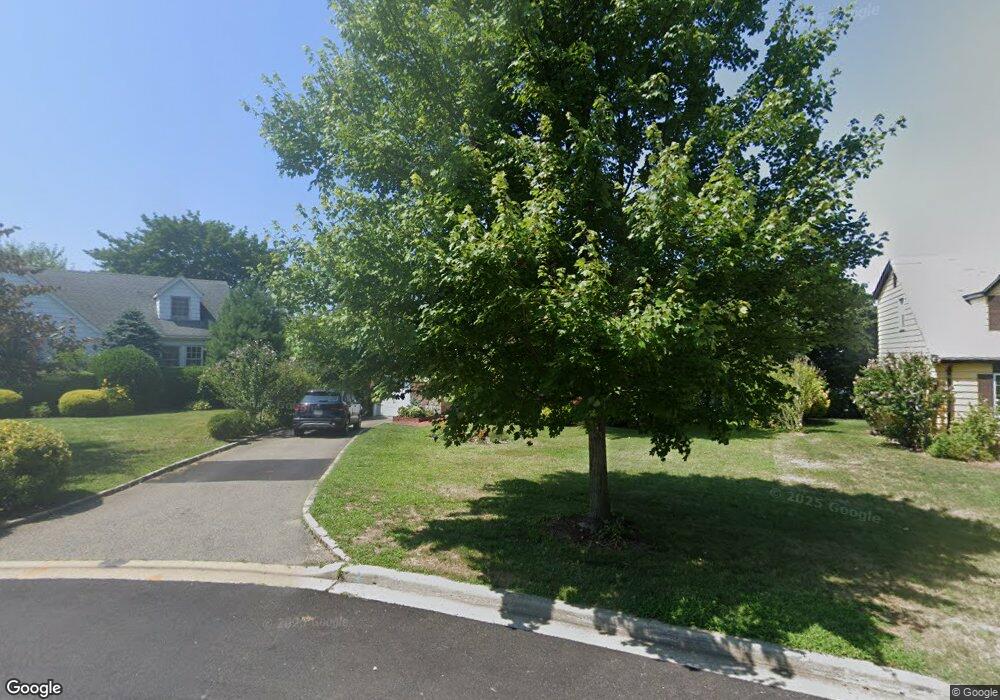 8 Glen Ln, Glen Head, NY 11545 - photo 1