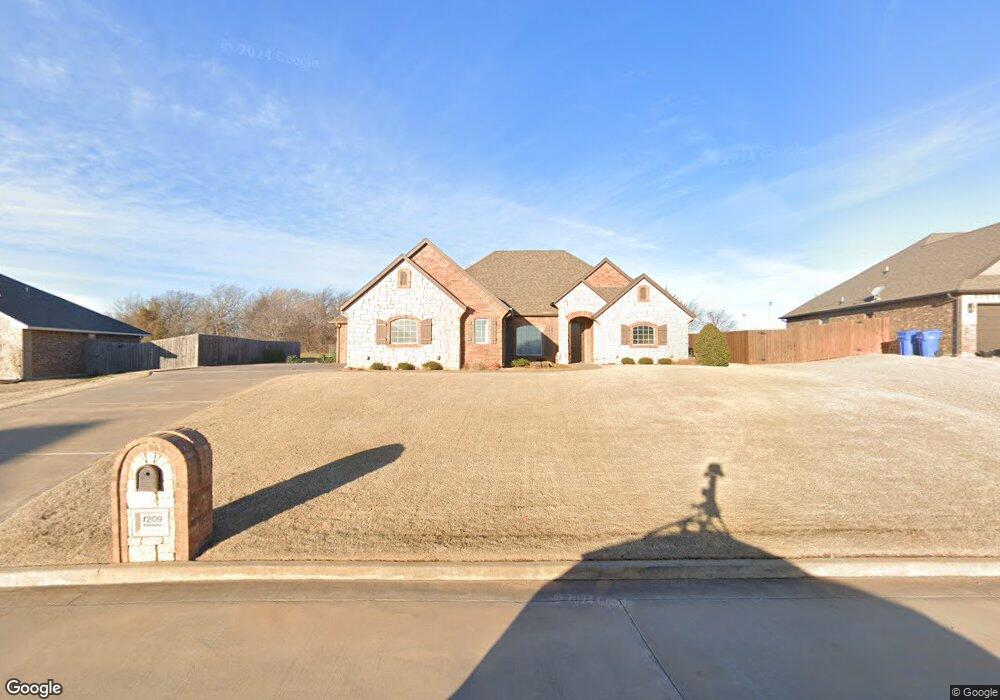 1209 Hummingbird Dr, Cache, OK 73527 - photo 1