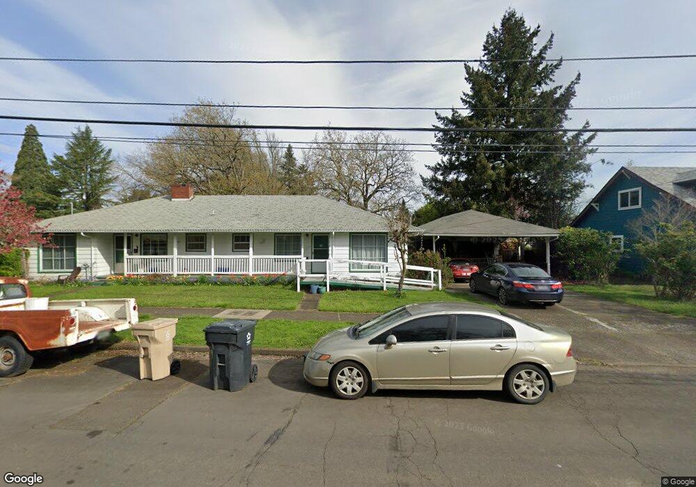 1237 12th Ave SW, Albany, OR 97321 - photo 1