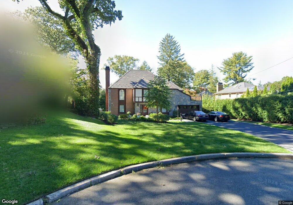 47 Woodland Way, Manhasset, NY 11030 - photo 1