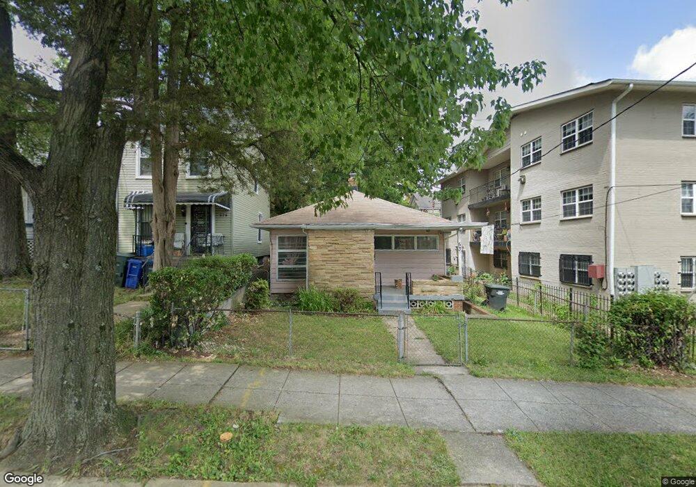 530 44th St NE, Washington, DC 20019 - photo 1