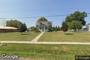 715 9th St, Carrollton, IL 62016