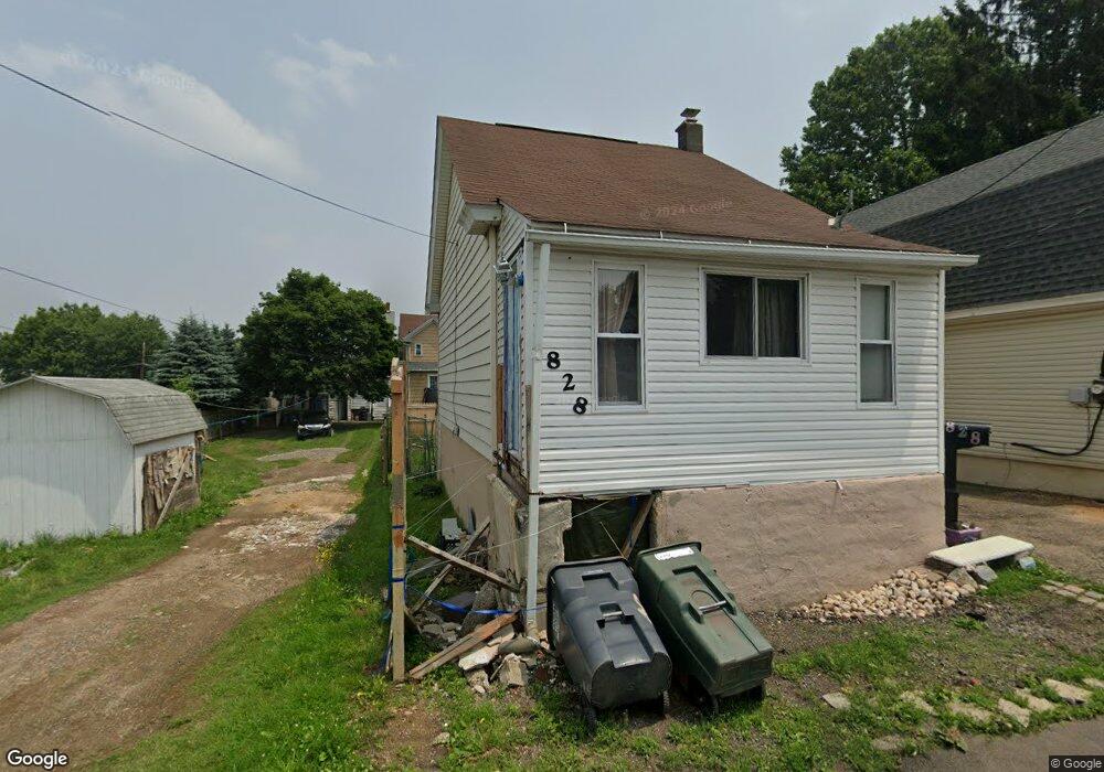 828 Perry Ct, Hazleton, PA 18201 - photo 1