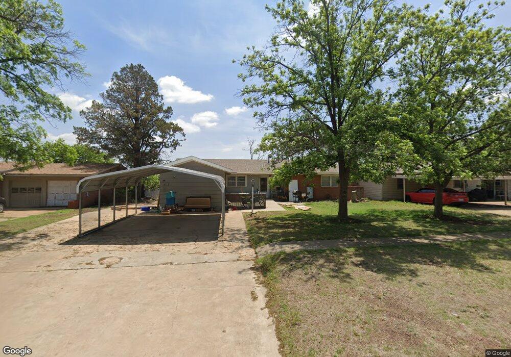208 Thomas Blvd, Plainview, TX 79072 - photo 1