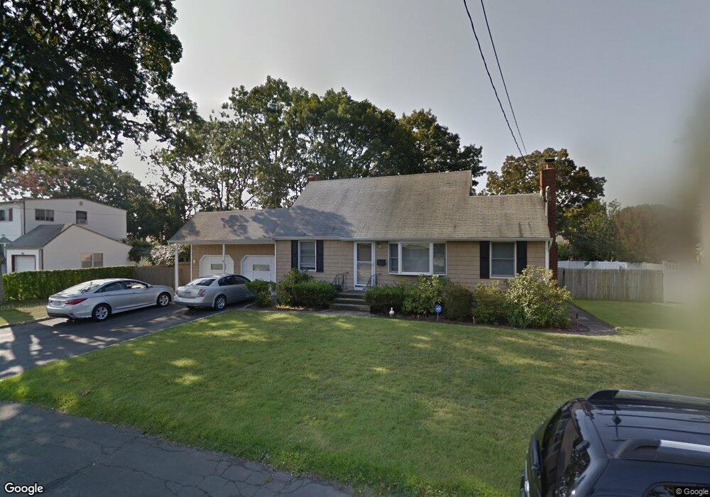 291 30th St, Lindenhurst, NY 11757 - photo 1