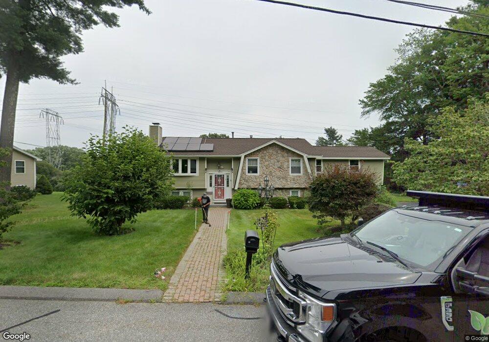 18 Robin Hood Ln, Billerica, MA 01821 - photo 1