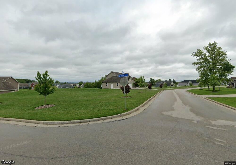 1990 Sunny Slope Ct, Slinger, WI 53086 - photo 1