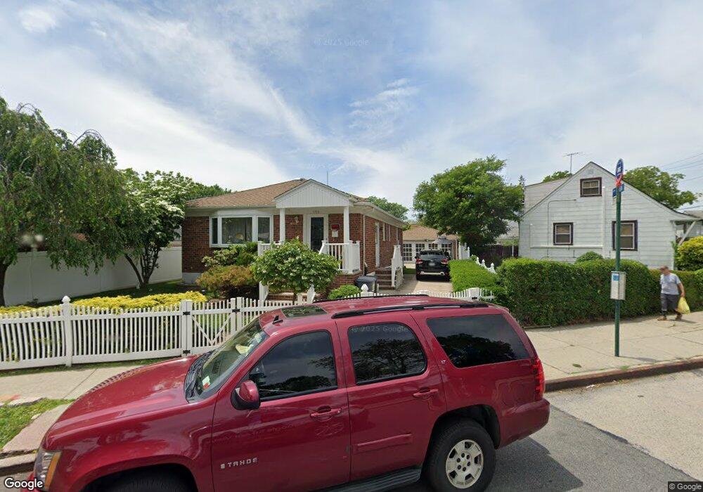 1708 Francis Lewis Blvd, Whitestone, NY 11357 - photo 1