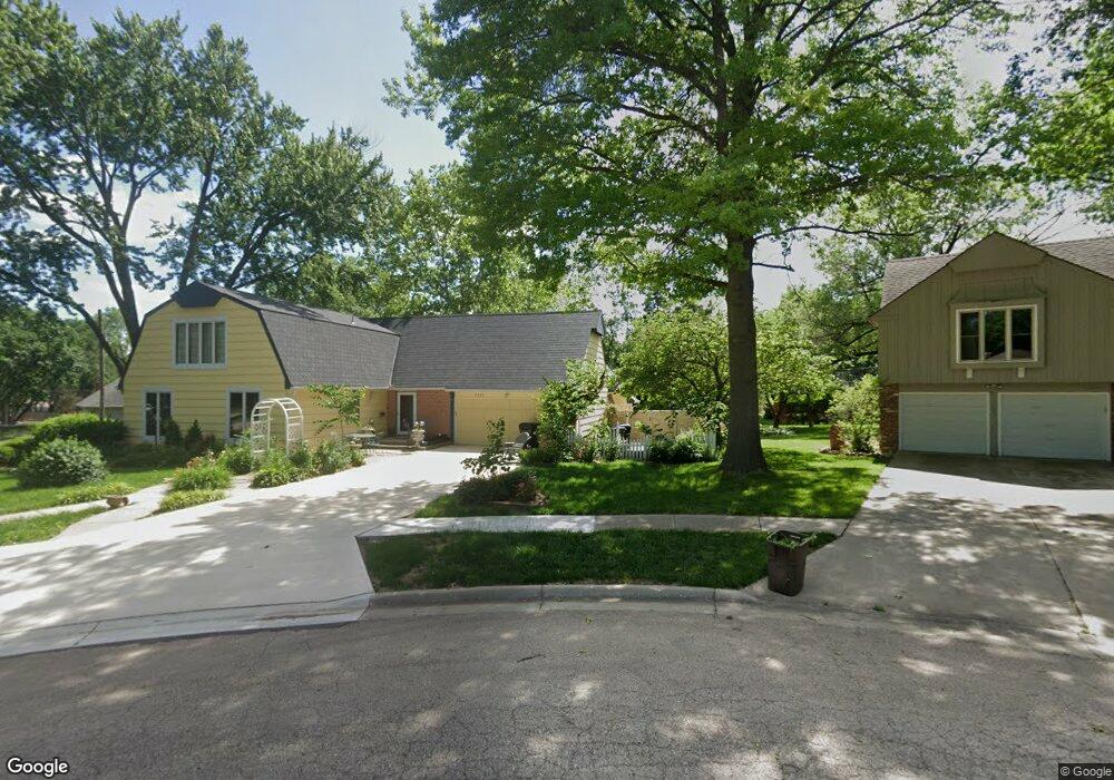 3121 SW Briarwood Cir, Topeka, KS 66611 - photo 1