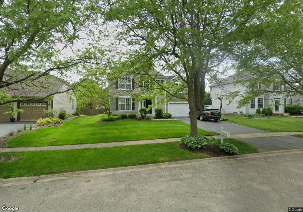 707 Hedgerow Ln, Oswego, IL 60543 - photo 1