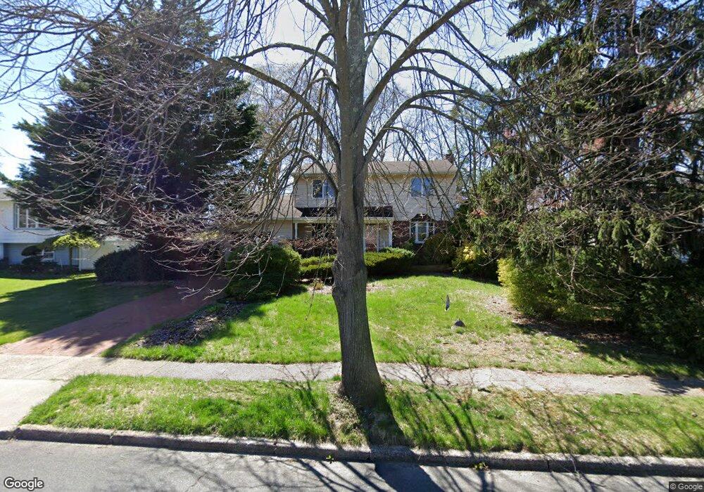 22 Bethany Dr, ComMacK, NY 11725 - photo 1