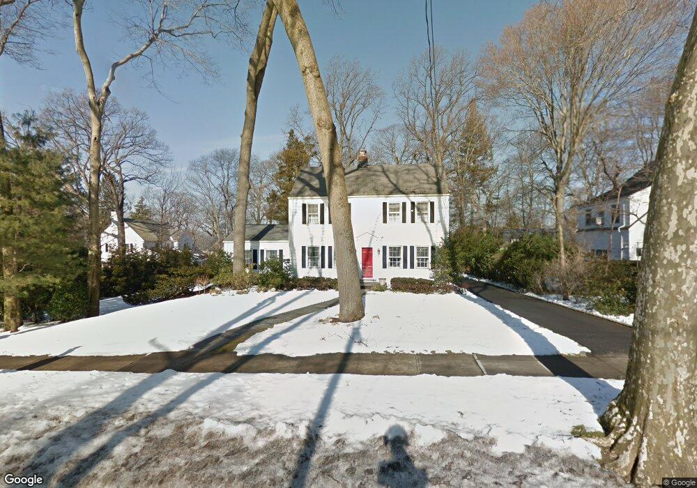 271 Park Ave, Manhasset, NY 11030 - photo 1