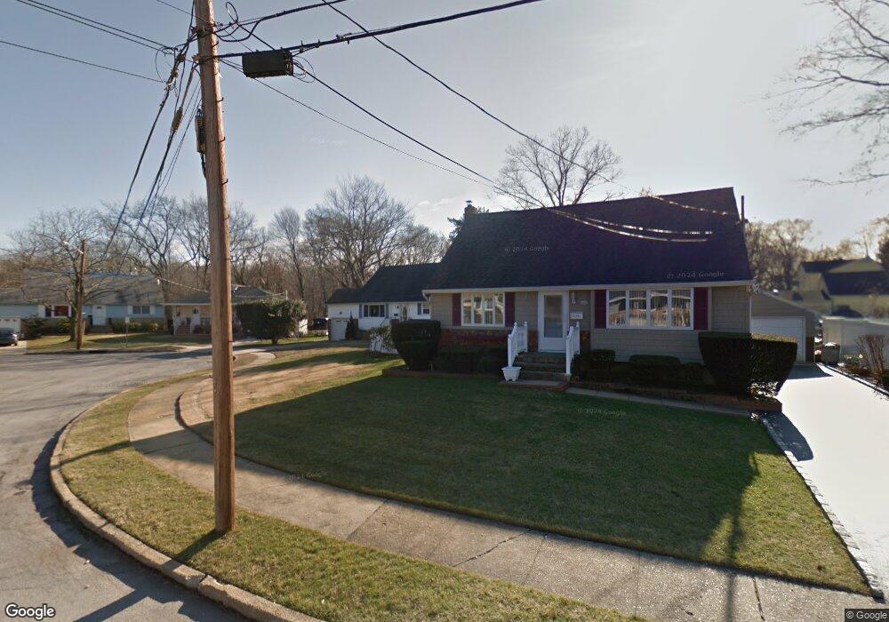 4 Trezza Ct, Bellmore, NY 11710 - photo 1