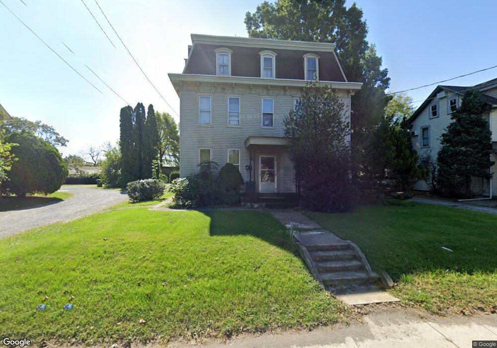 160 W Main St unit 2 bedroom, Leola, PA 17540 - photo 1