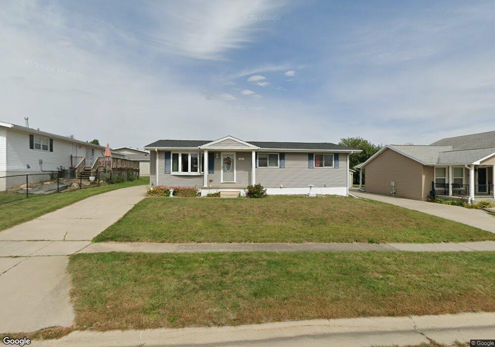 1211 Ingersoll Rd, Waterloo, IA 50701 - photo 1