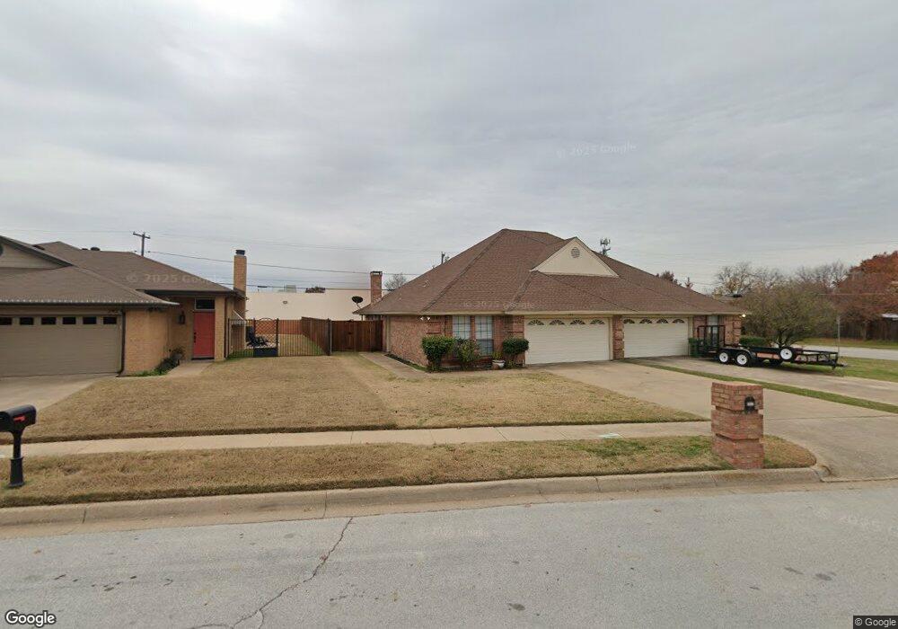 245 Mountainview Dr, Hurst, TX 76054 - photo 1