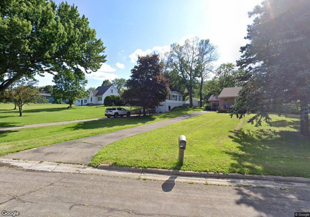 412 Bel Aire Dr, Albert Lea, MN 56007 - photo 1