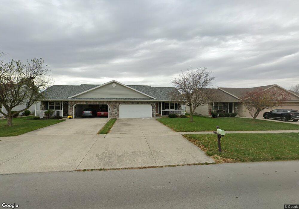 209 Eastown Dr, Wapakoneta, OH 45895 - photo 1