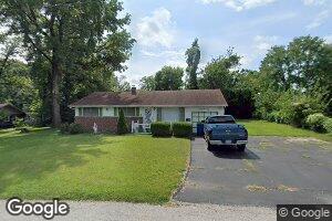370 Lookout Dr, Saint Louis, MO 63137