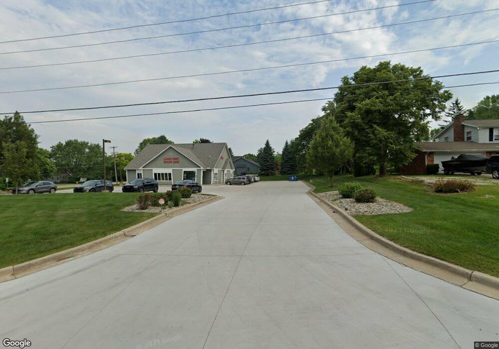 1030 N Linden Rd, Flint, MI 48532 - photo 1