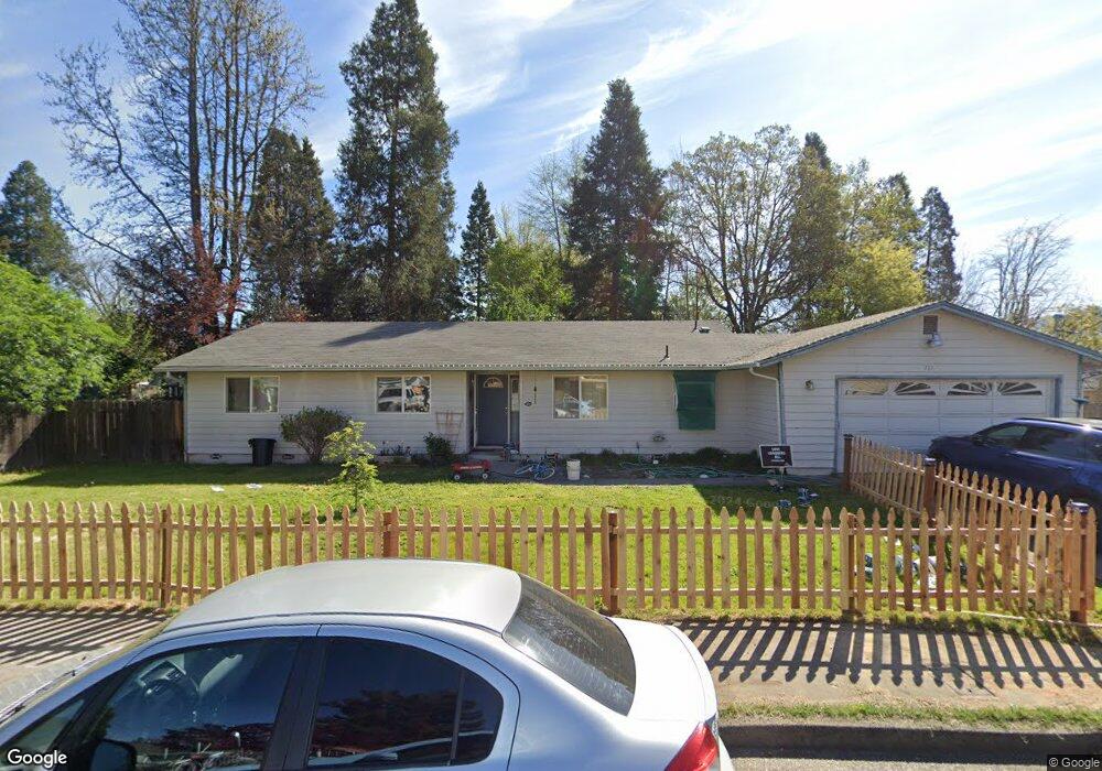 717 SW Westholm Ave, Grants Pass, OR 97526 - photo 1