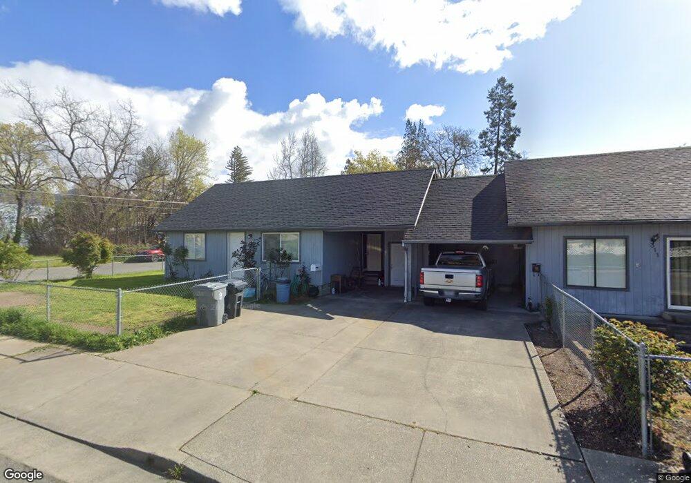 311 SW Oak St, Grants Pass, OR 97526 - photo 1