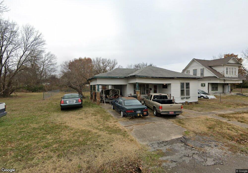 816 N Porter Ave, Okmulgee, OK 74447 - photo 1