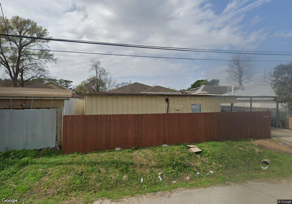 7521 Sandle St, Houston, TX 77088 - photo 1