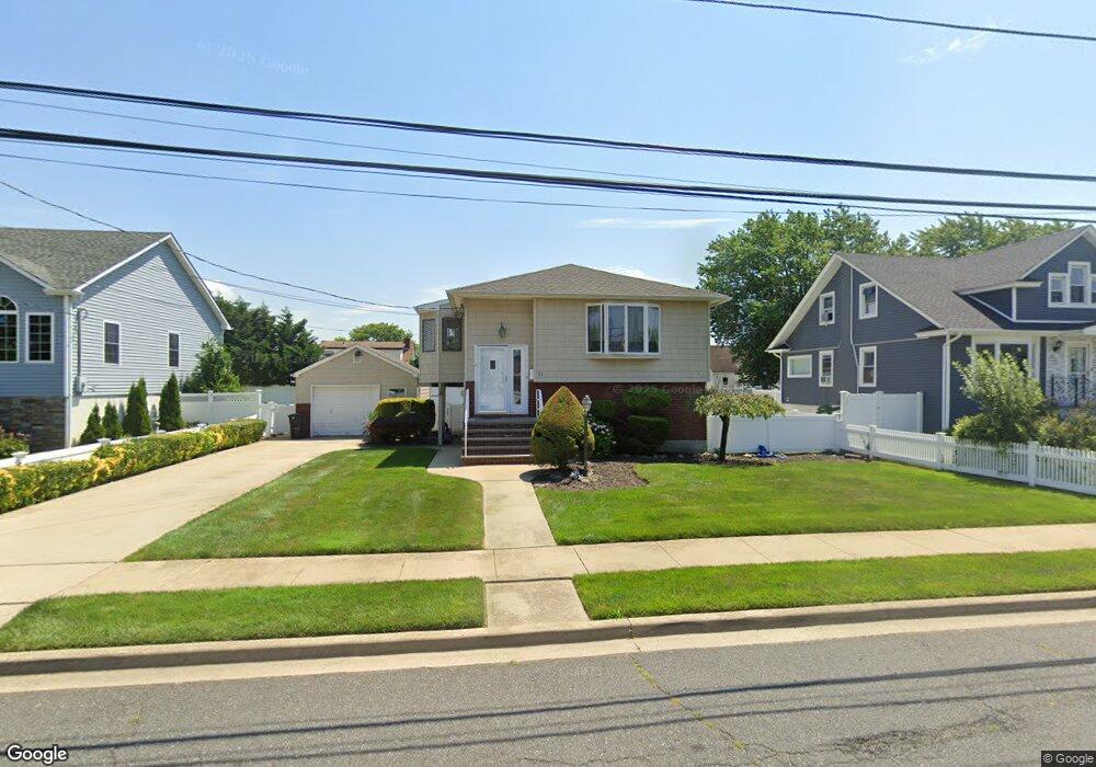 111 S Bay Ave, Freeport, NY 11520 - photo 1