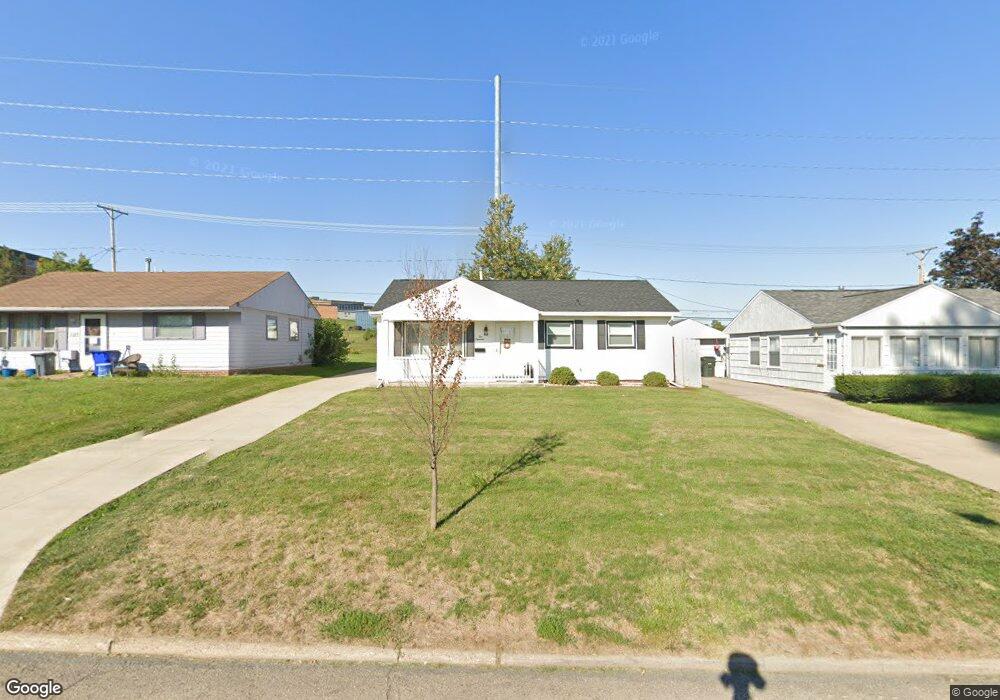 1018 18th St SW, Cedar Rapids, IA 52404 - photo 1
