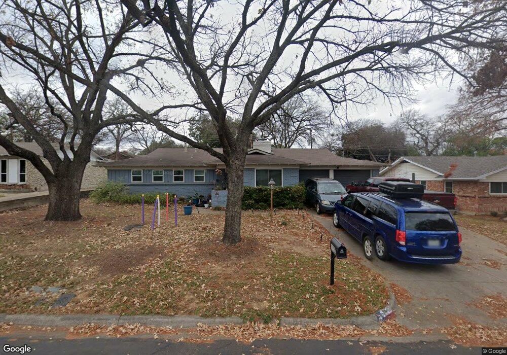 1133 Trailwood Dr, Hurst, TX 76053 - photo 1
