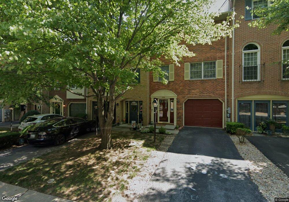 1008 Lindsay Ln, Hagerstown, MD 21742 - photo 1