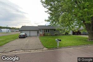 426 N 3rd Ave E, Truman, MN 56088