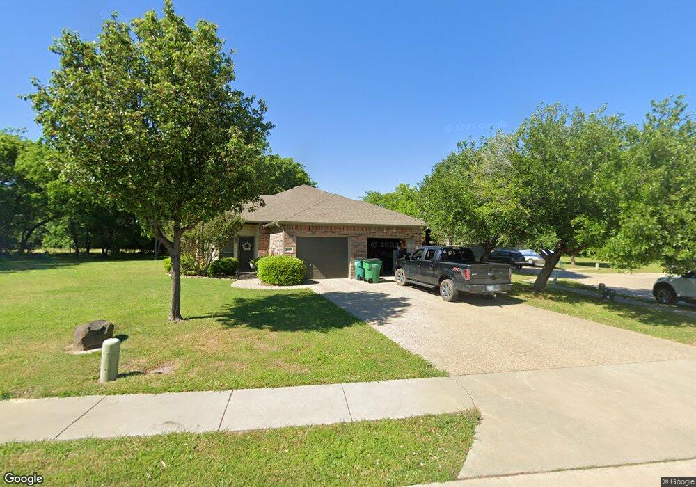 1619 Diamond Cir, Gainesville, TX 76240 - photo 1