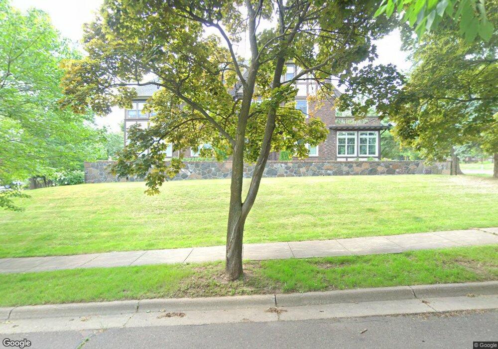 2231 E 3rd St, Duluth, MN 55812 - photo 1