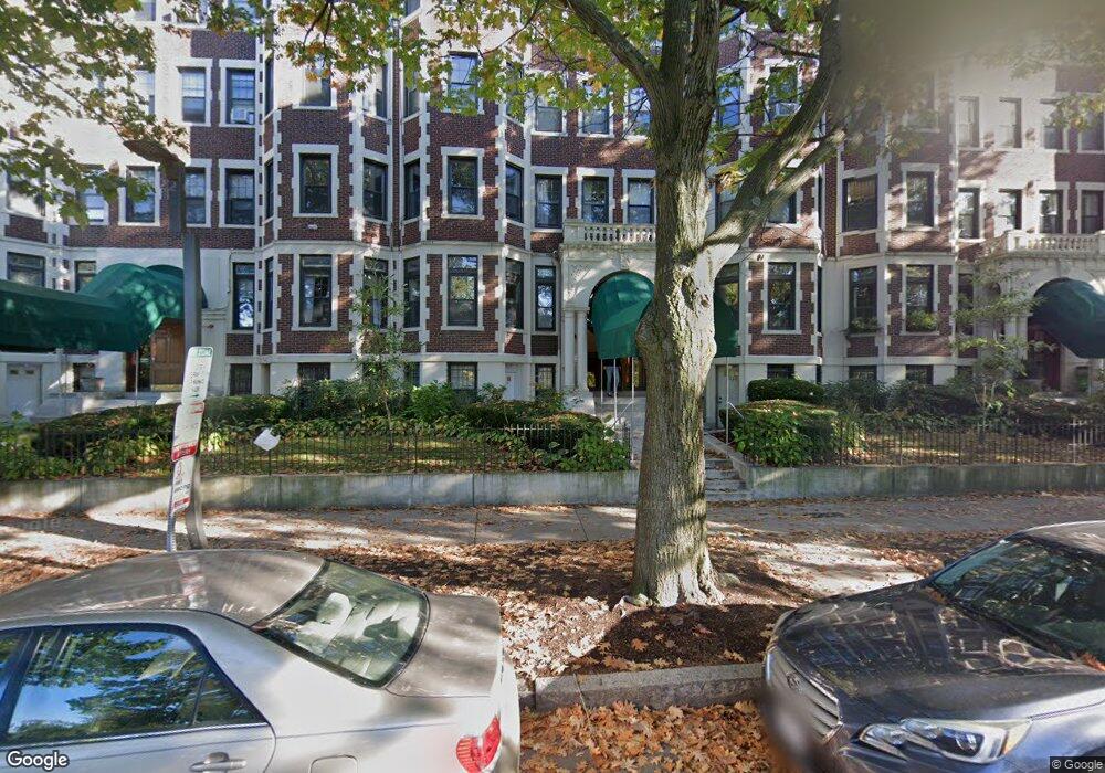 382 Riverway unit 382 Riverway 7, Boston, MA 02115 - photo 1