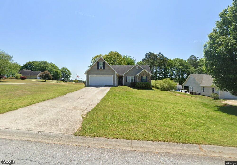 660 Allen Cir, Winder, GA 30680 - photo 1