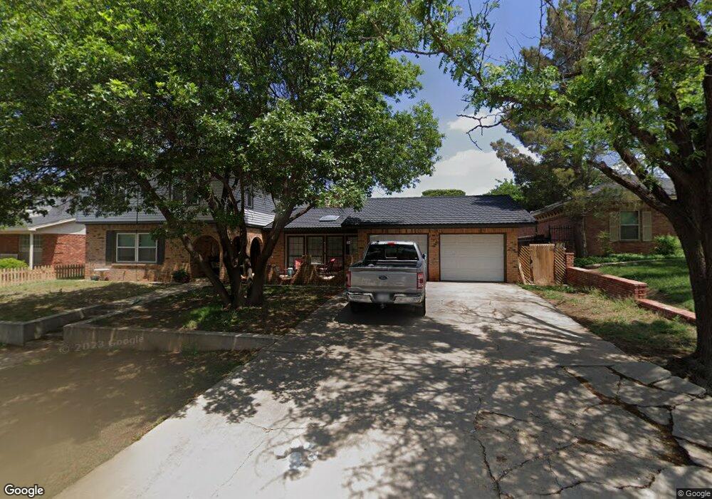 3302 Grandview Dr, Plainview, TX 79072 - photo 1