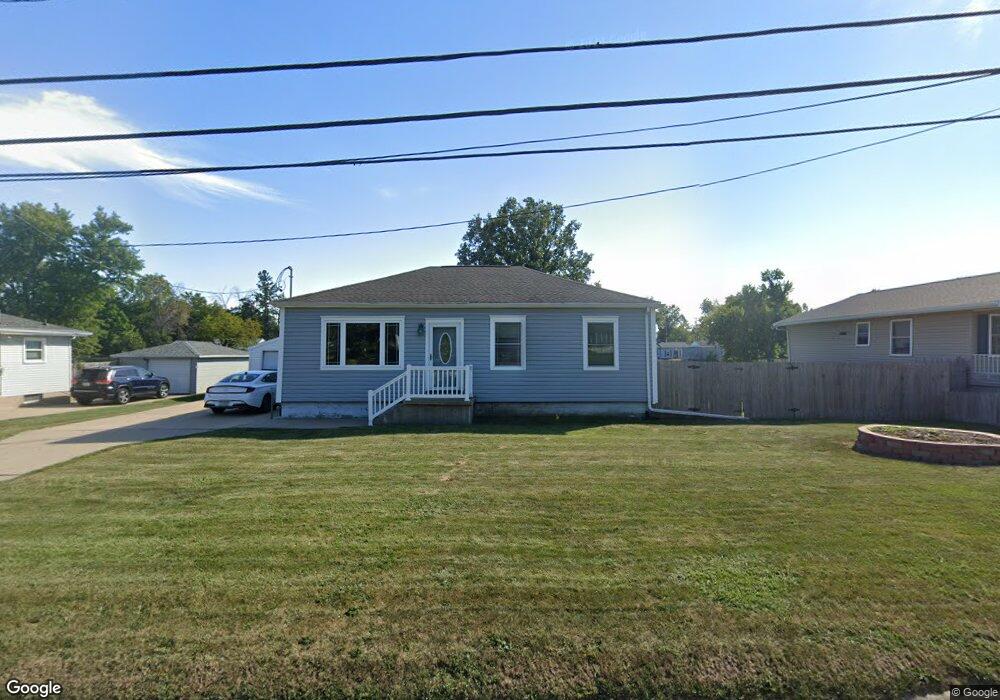 1717 Wilson Ave SW, Cedar Rapids, IA 52404 - photo 1