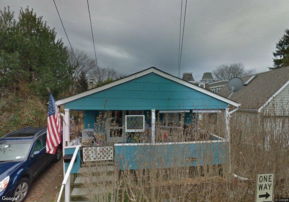 87 12th Ave, Sea Cliff, NY 11579 - photo 1