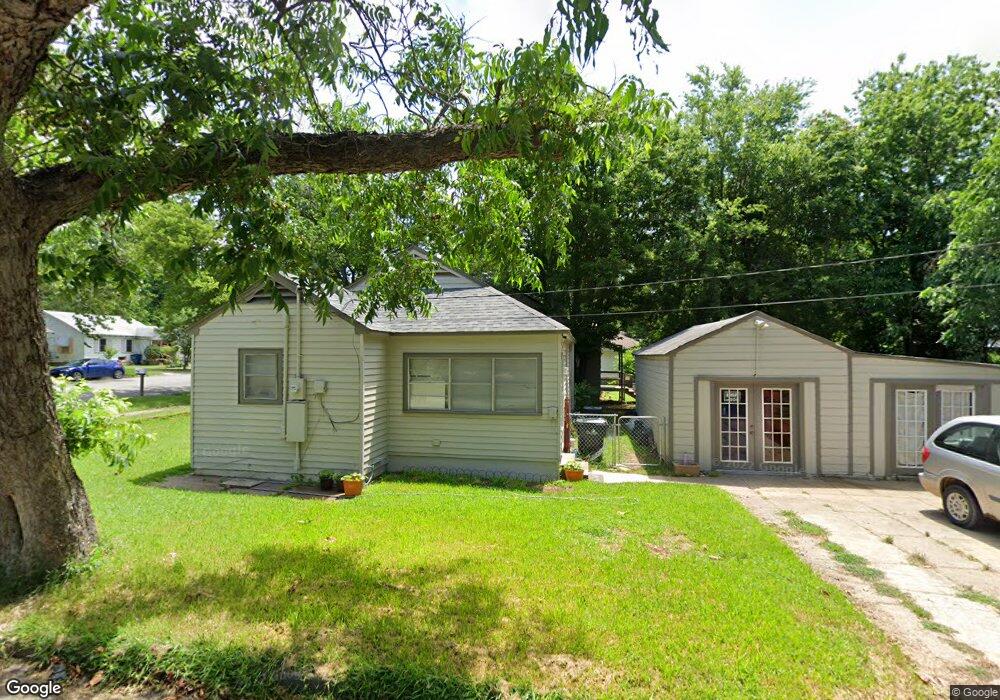 1130 W Chestnut St, Denison, TX 75020 - photo 1