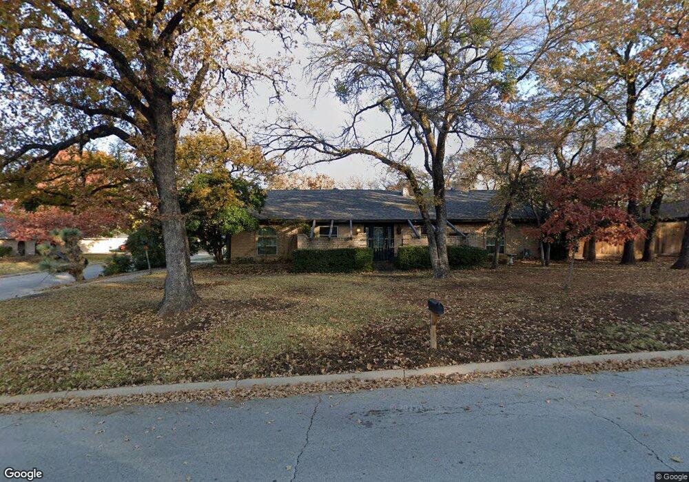 672 Springhill Dr, Hurst, TX 76054 - photo 1