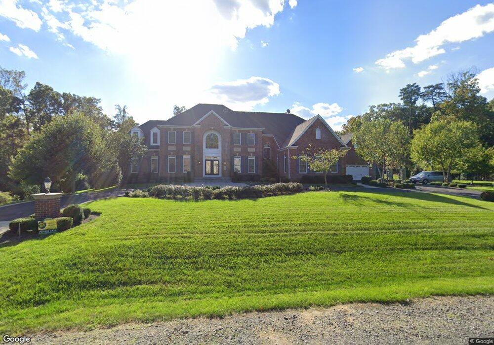 1662 Hunting Crest Way, Vienna, VA 22182 - photo 1